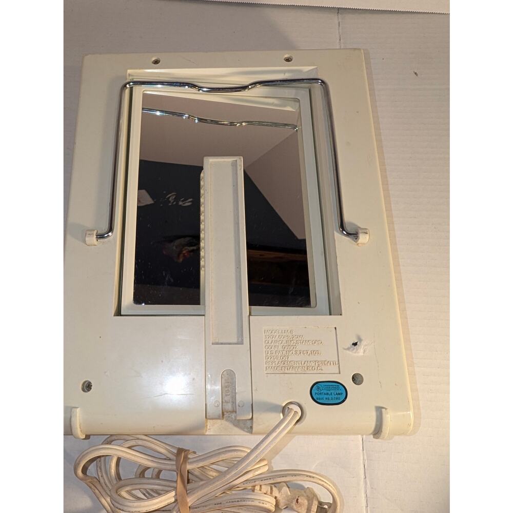 CLAIROL True to Light 3 Way Lighted Make Up Mirror w/2 Side Doors, Outlet LM-8 - Picture 10 of 11
